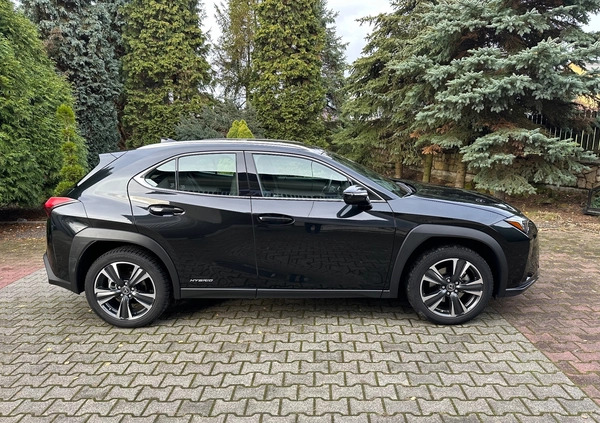 Lexus UX cena 139700 przebieg: 16200, rok produkcji 2022 z Libiąż małe 211